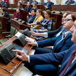 Sala obrad podczas VI sesji Sejmiku - głosowanie Radnych