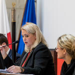 Wiceprzewodnicząca Sejmiku Beata Kocik podczas prowadzenia obrad na sesji