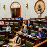 sala Sejmu - w ławach zasiadają radni