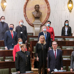 widok sali Sejmu z oddali w ławach stoją radni