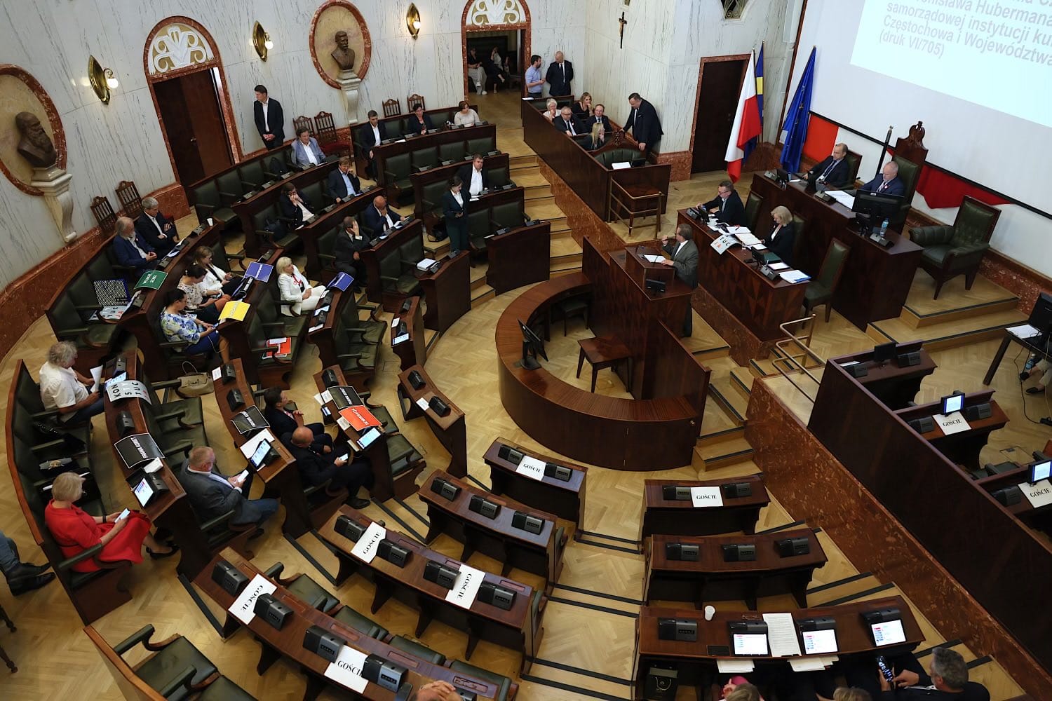 widok sali Sejmu z oddali