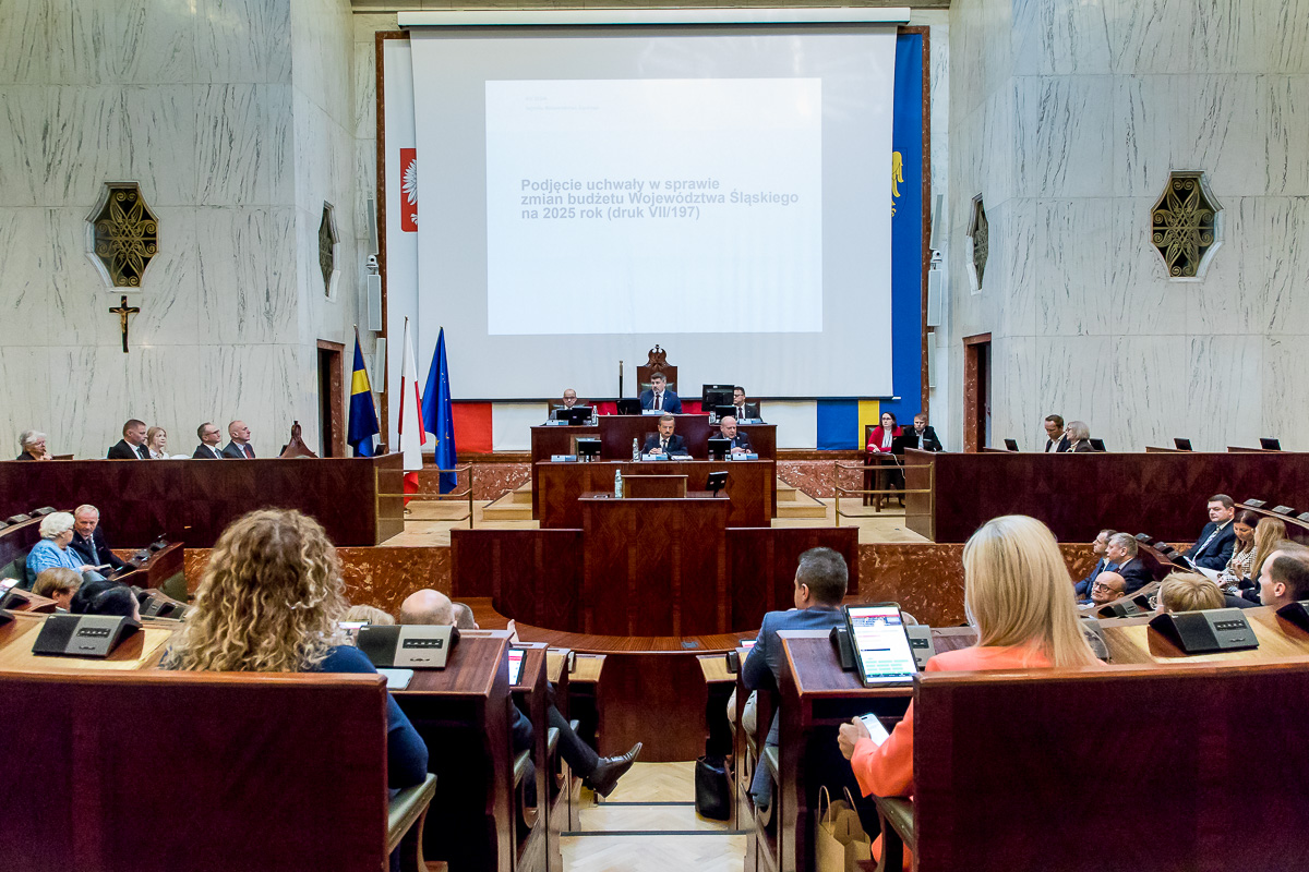 sala Sejmu podczas obrad Sejmiku - widok z oddali
