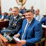 w ławach zasiadają cztery osoby