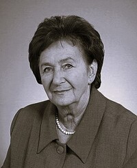 czarno-białe zdjęcie portretowe zmarłej